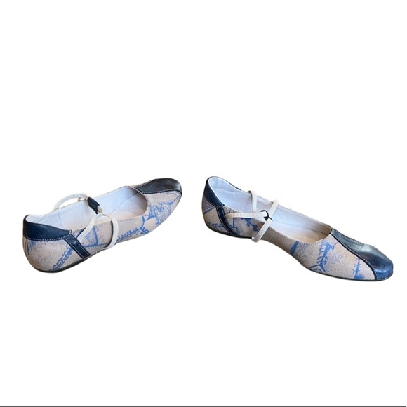 Un Tour en Ville Flats Blue and Cream With Unique Pattern Size 36 1/2 - Picture 8 of 9